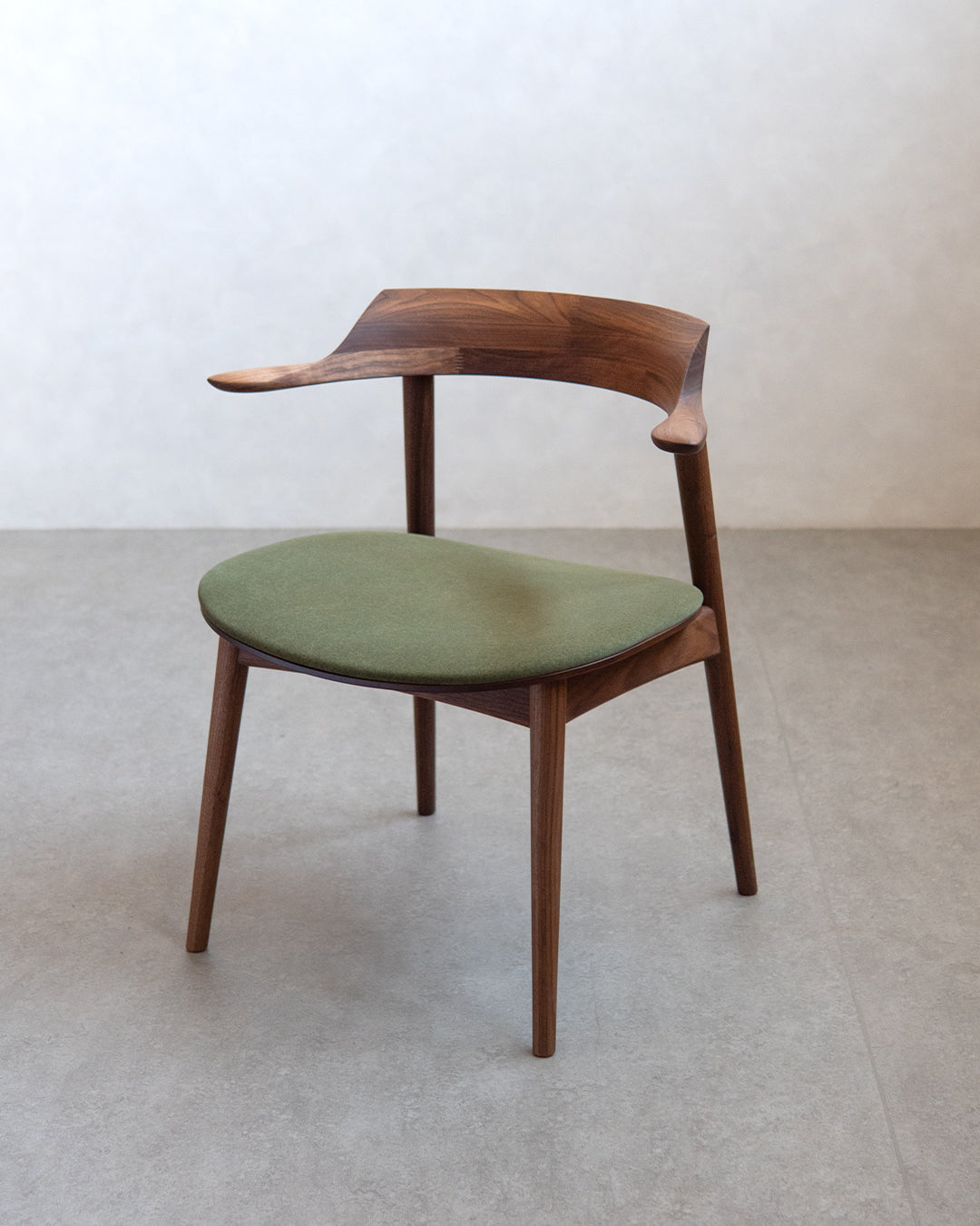 キタニ IE-01 ダイニングチェア kitani ウォールナット 本革 16万 Kitani ｜ IE-01 チェア