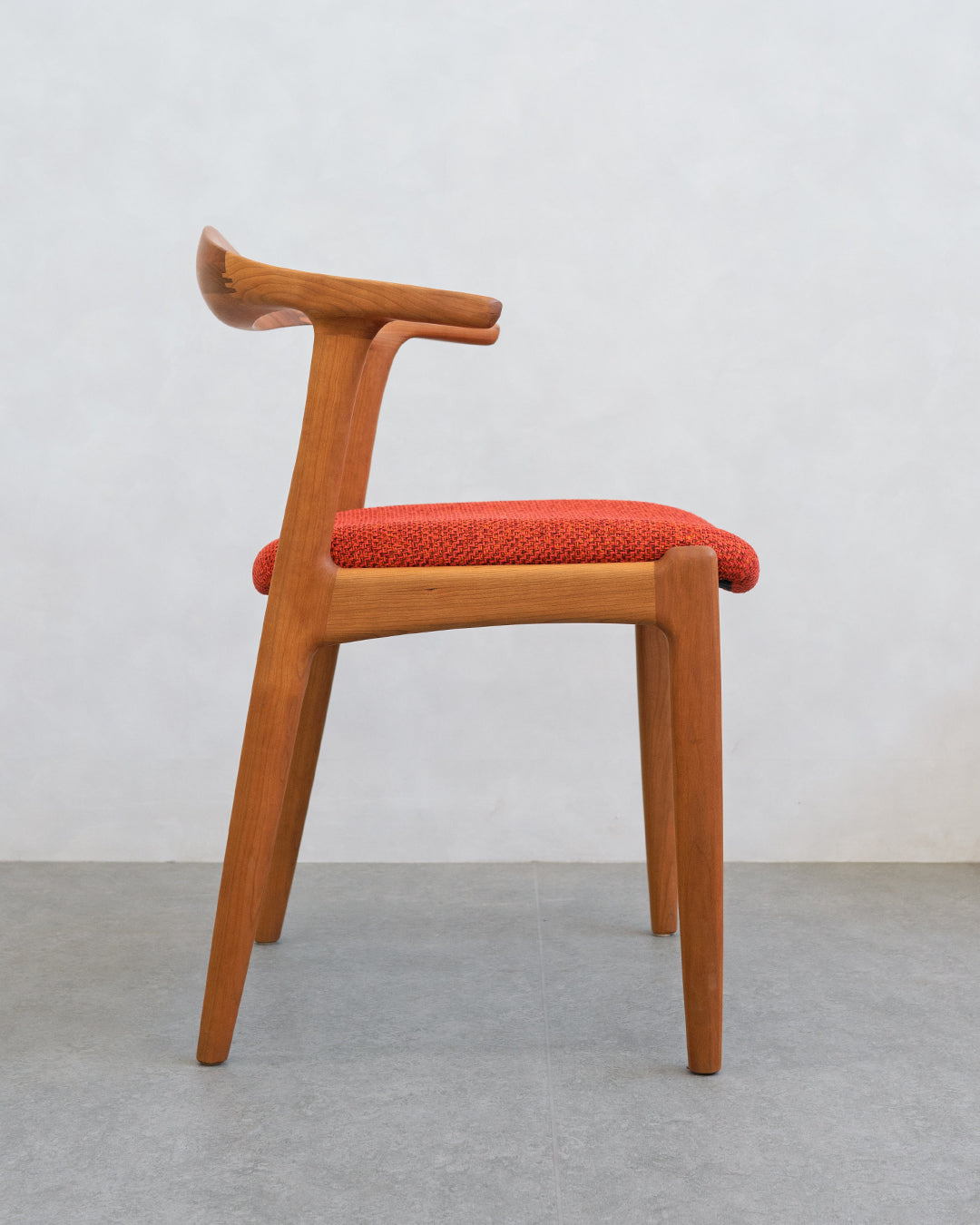 シキファニチア ｜ オメガ S セミアームチェア