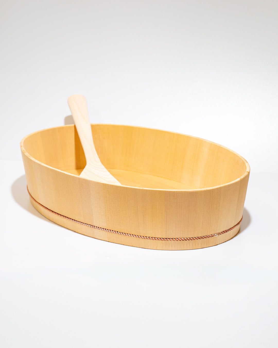 山一 ｜ 楕円の飯台